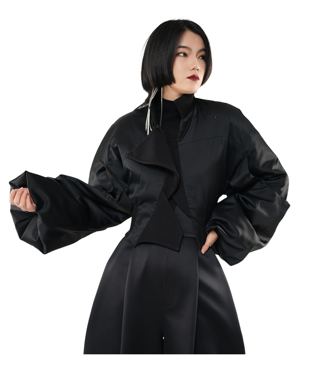 Obsidian Padded Lantern-Sleeve Crop Jacket / 4102306