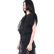 Wraith Pleated One-Shoulder Top / 5040901