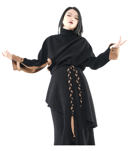 Asymmetric Batwing Turtleneck with Suede Contrast Trim / 6011003